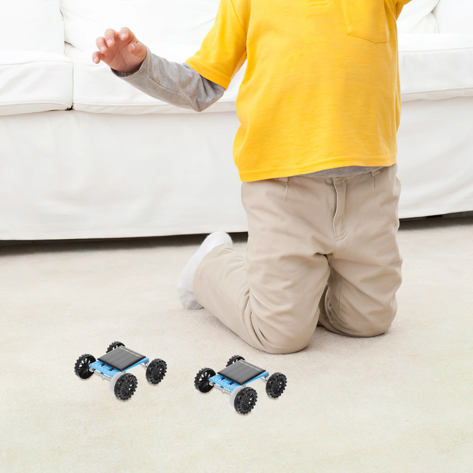 2 stuks mini-auto-montage op zonne-energie DIY-kit educatief creatief cadeau Verbeter de praktische vaardigheden van kinderen Oefen DIY-zonneauto
