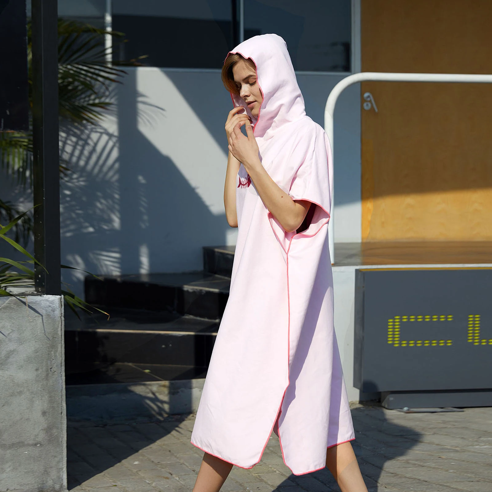 ผ้าขนหนูคลุมตัวสำหรับว่ายน้ำ ช - Beach Towel Large บทวิจารณ์และราคา