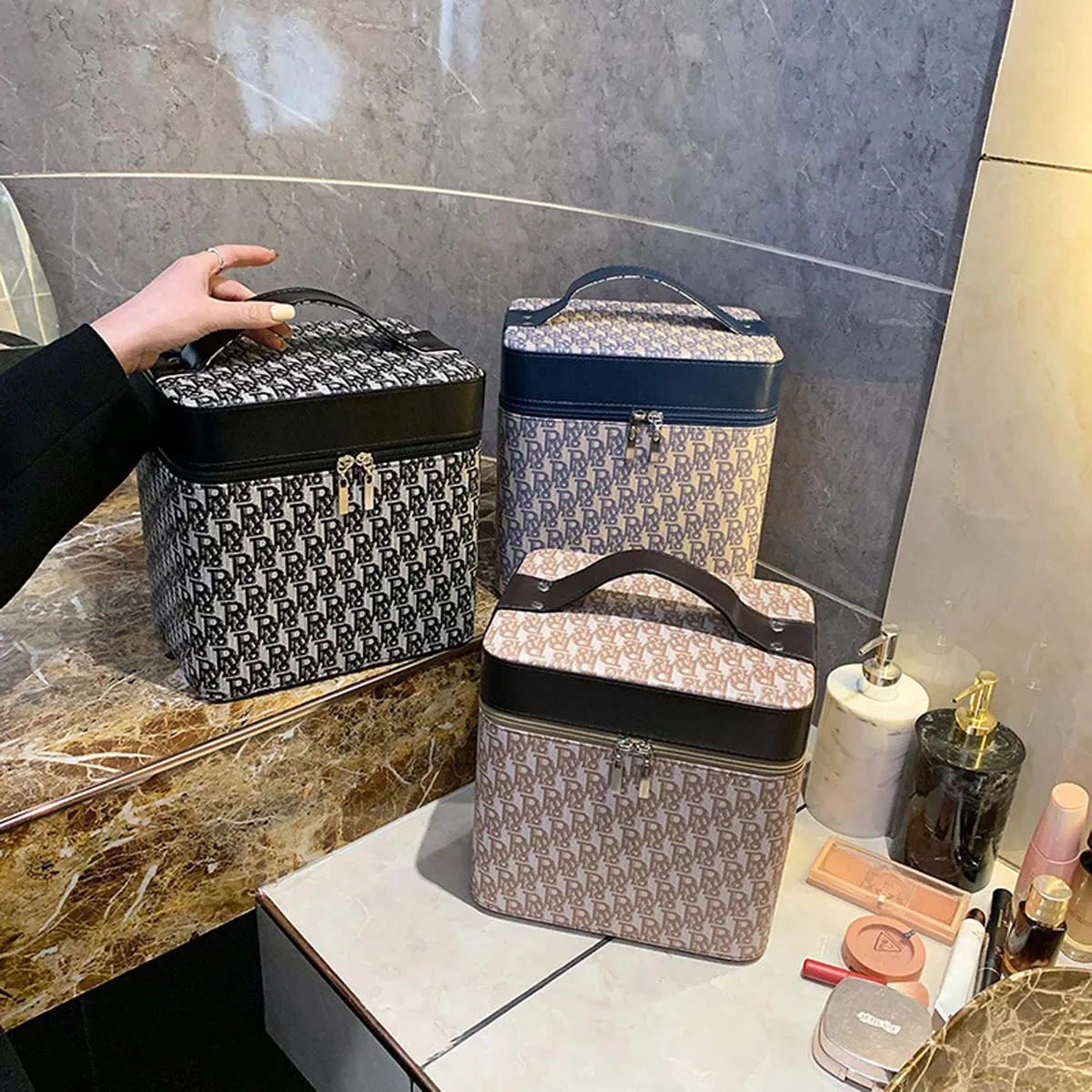 Internet celebrity large capacity cosmetics makeup bag Double storage box for home Carry makeup case when traveling R pattern