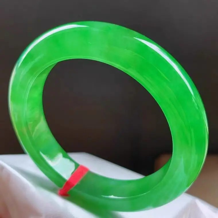 

1 Ice kind Zhengyang green jadeite bracelet Myanmar emperor green positive circle