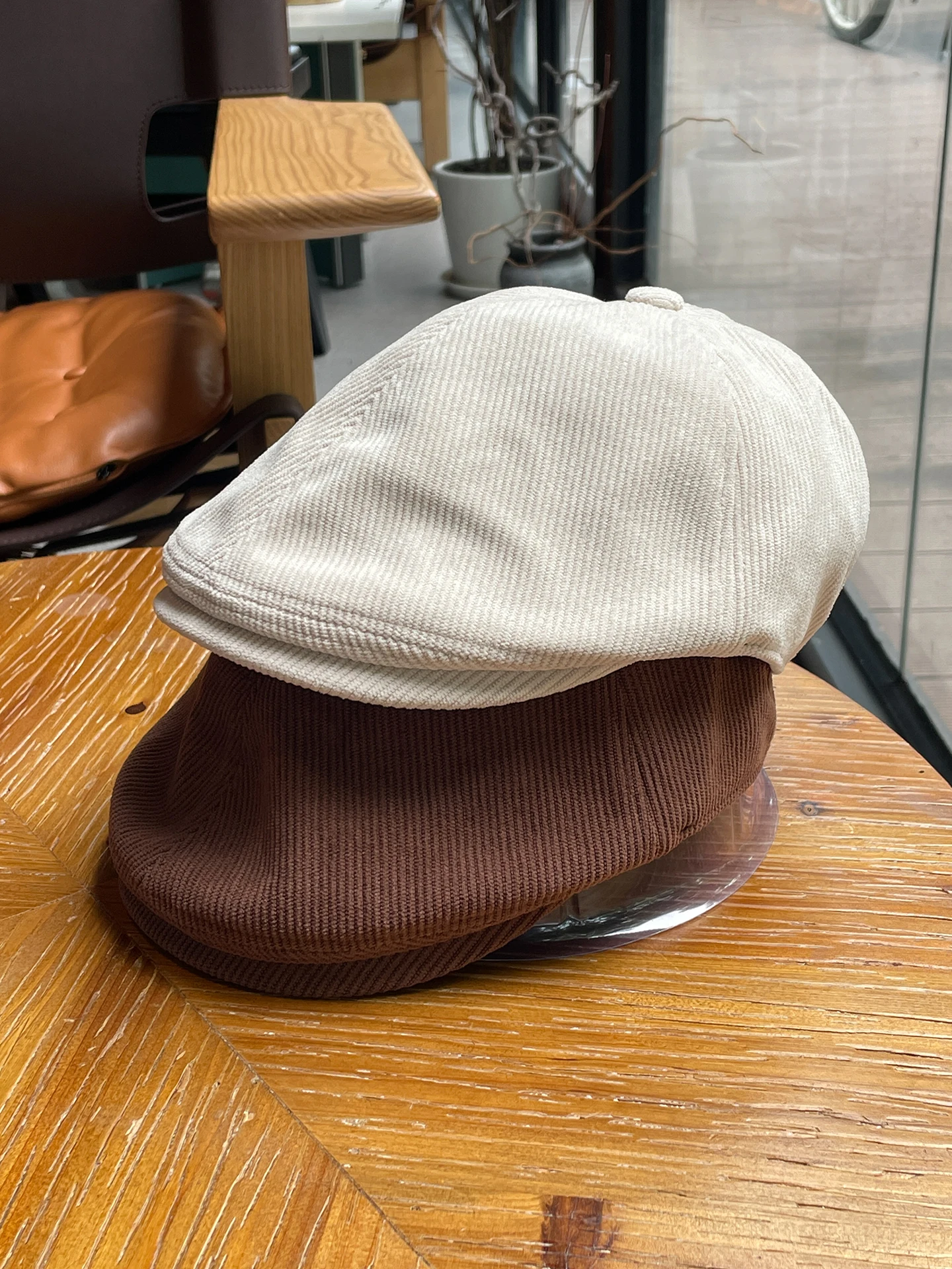 

Four Seasons Retro Forward Hat Women's Fashion British Style Newsboy Hat Street Literature Peaked Hat Men