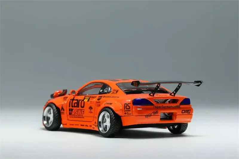 YS 1:64 S15 4.0 V8 Orange limited999 Diecast Model Car