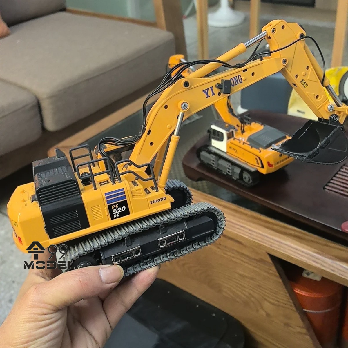 1/50 حفارة RC صغيرة 520 970 حفارة محاكاة كهربائية سطح المكتب RC سيارة لعبة الميكانيكية لودر أطفال بالريموت كنترول المتحمسين هدية