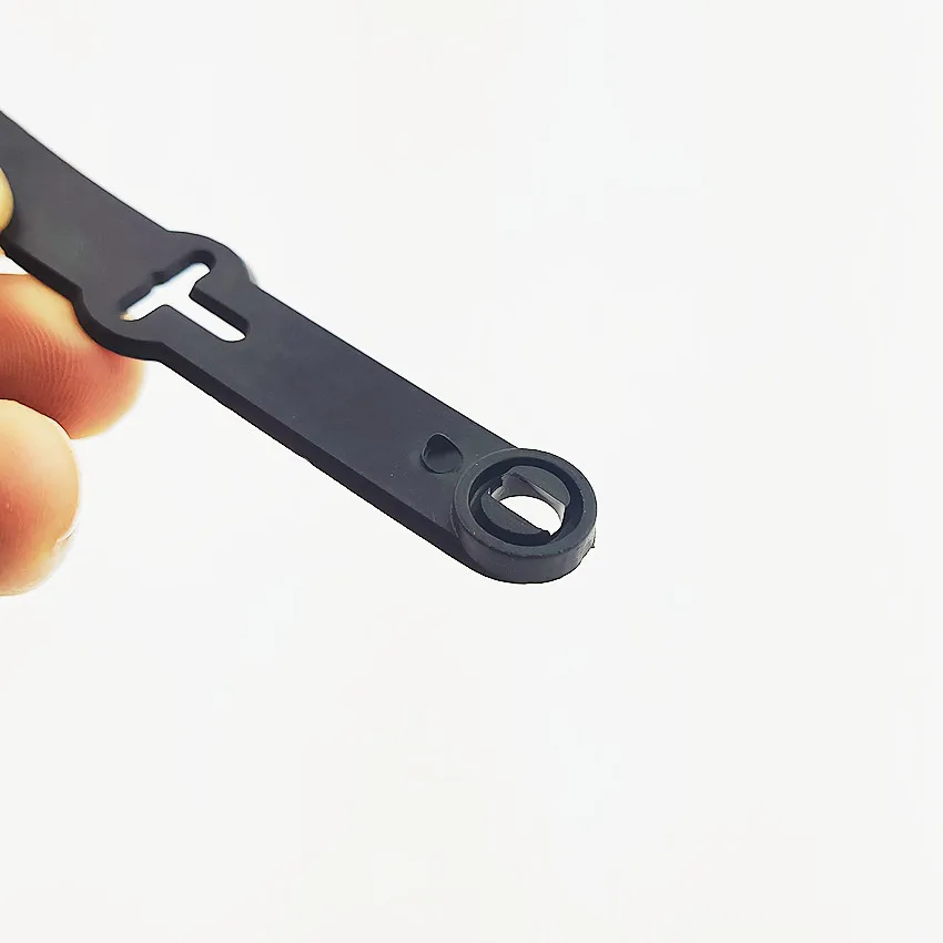 200 Pezzi Clip Espositori in Plastica per Accessori di Abbigliamento, Fibbie per Cinture in Pelle PP, Ganci per Esposizione HK10
