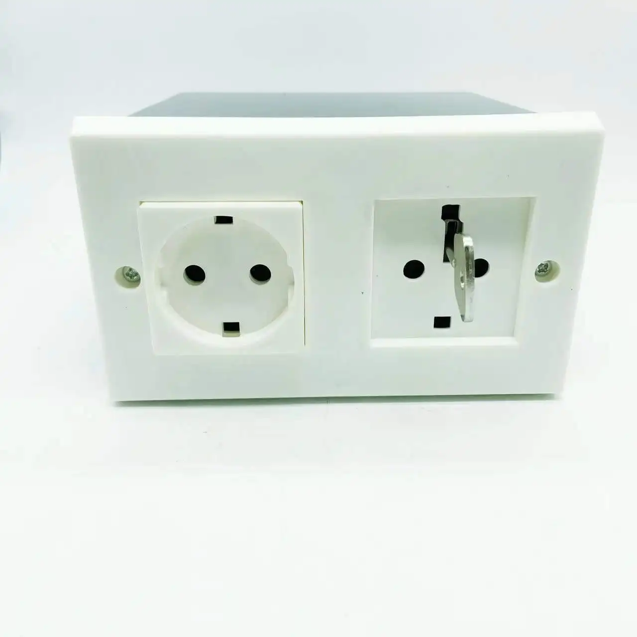 1Pcs Imitation Double Plug European Standard Socket Wall Safe Security Secret Hidden Stash Box