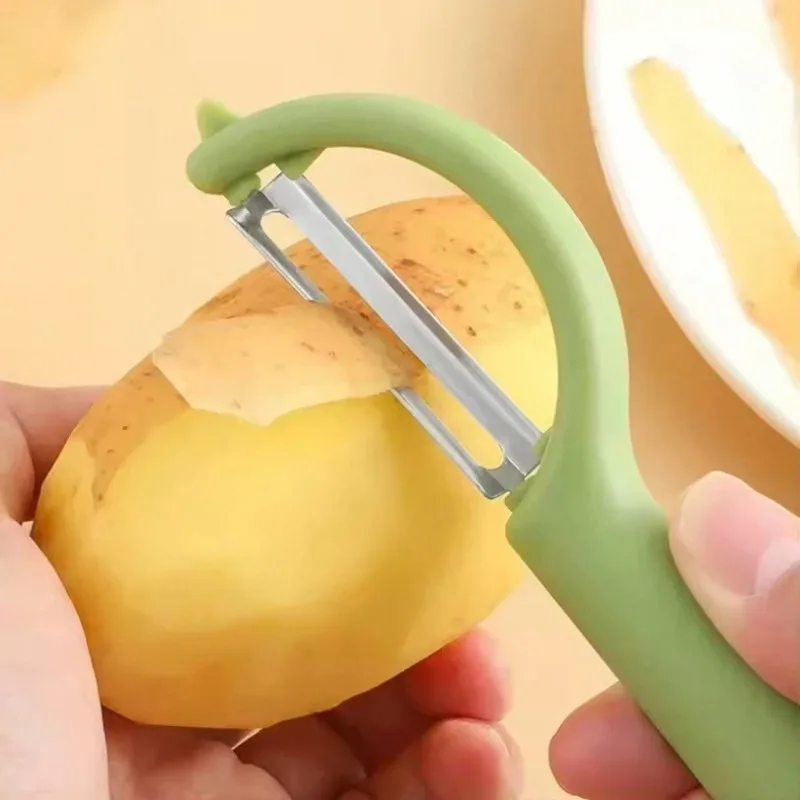 One multi-functional stainless steel vegetable peeler, comfortable handle design, easy to peel potatoes, carrots, cucumbers, built-in defect remover, suitable for home and kitchen
