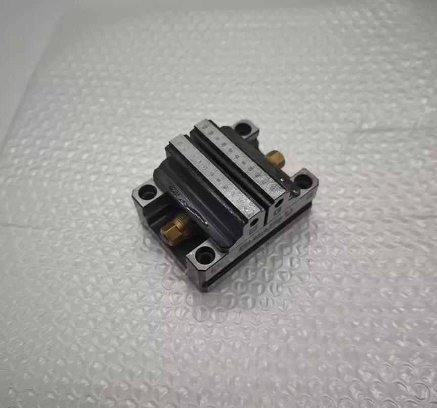 

Hardness 52HRC DJ-6080H 4/5 Axis Fixture Self-centering Vise Positive/Negative Quick Clamping