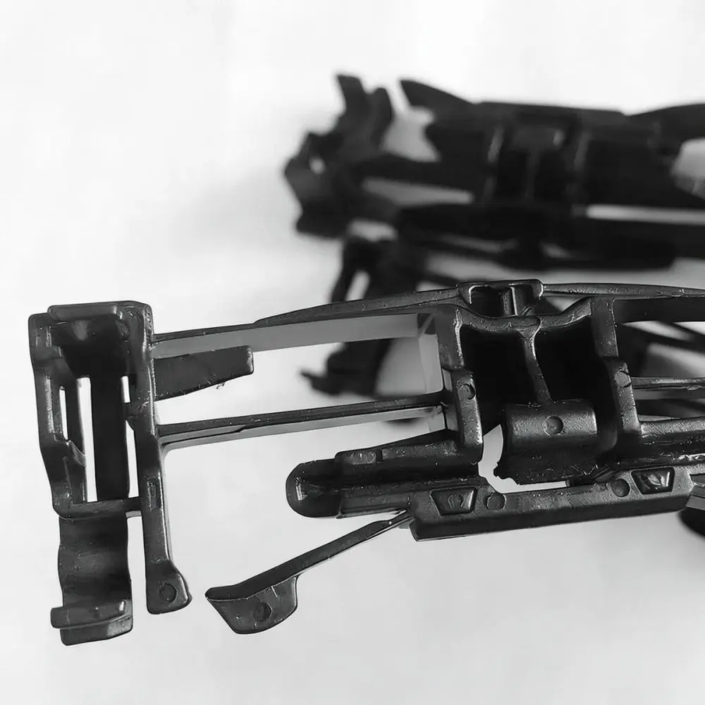 For Ford Focus Windshield Cowl Grille Fasteners Drainage Slot Clips 1724500 1724501 1746145 1746146 Plastic Automotive Parts