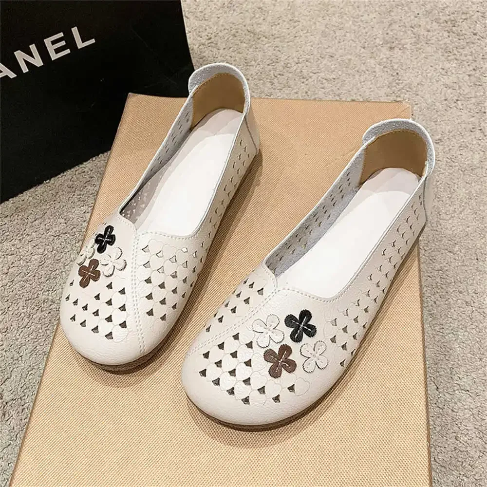 Sepatu olahraga wanita, Khaki musim semi musim gugur sepatu wanita sepatu olahraga flat sepatu khusus bot pendek loafters menunjukkan merek terkenal Luxo