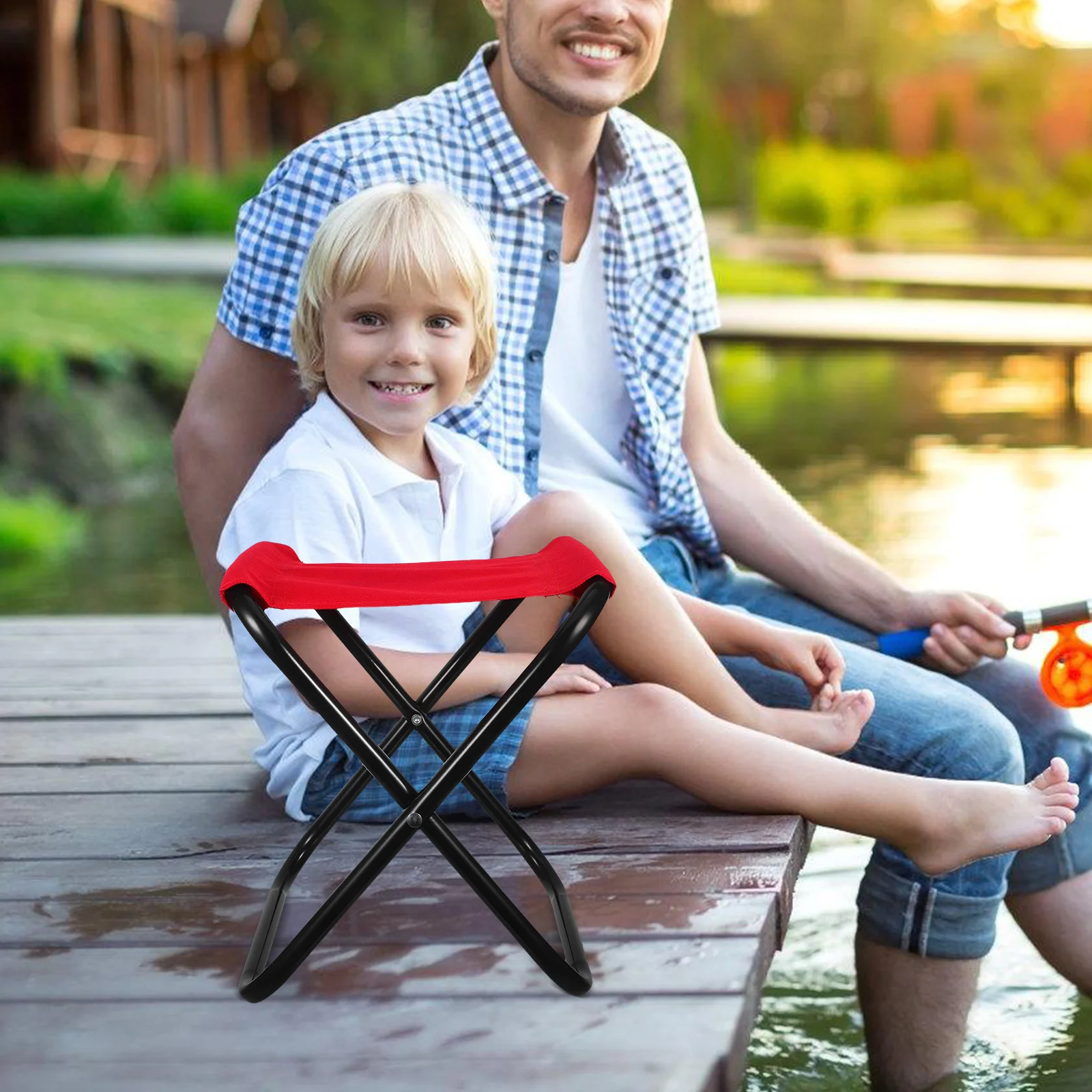 كرسي محمول قابل للطي خفيف الوزن للاستعمال الخارجي للتخييم على الشاطئ والصيد والنزهات والشواء مقعد صغير قابل للطي بإطار فولاذي عالي التحمل