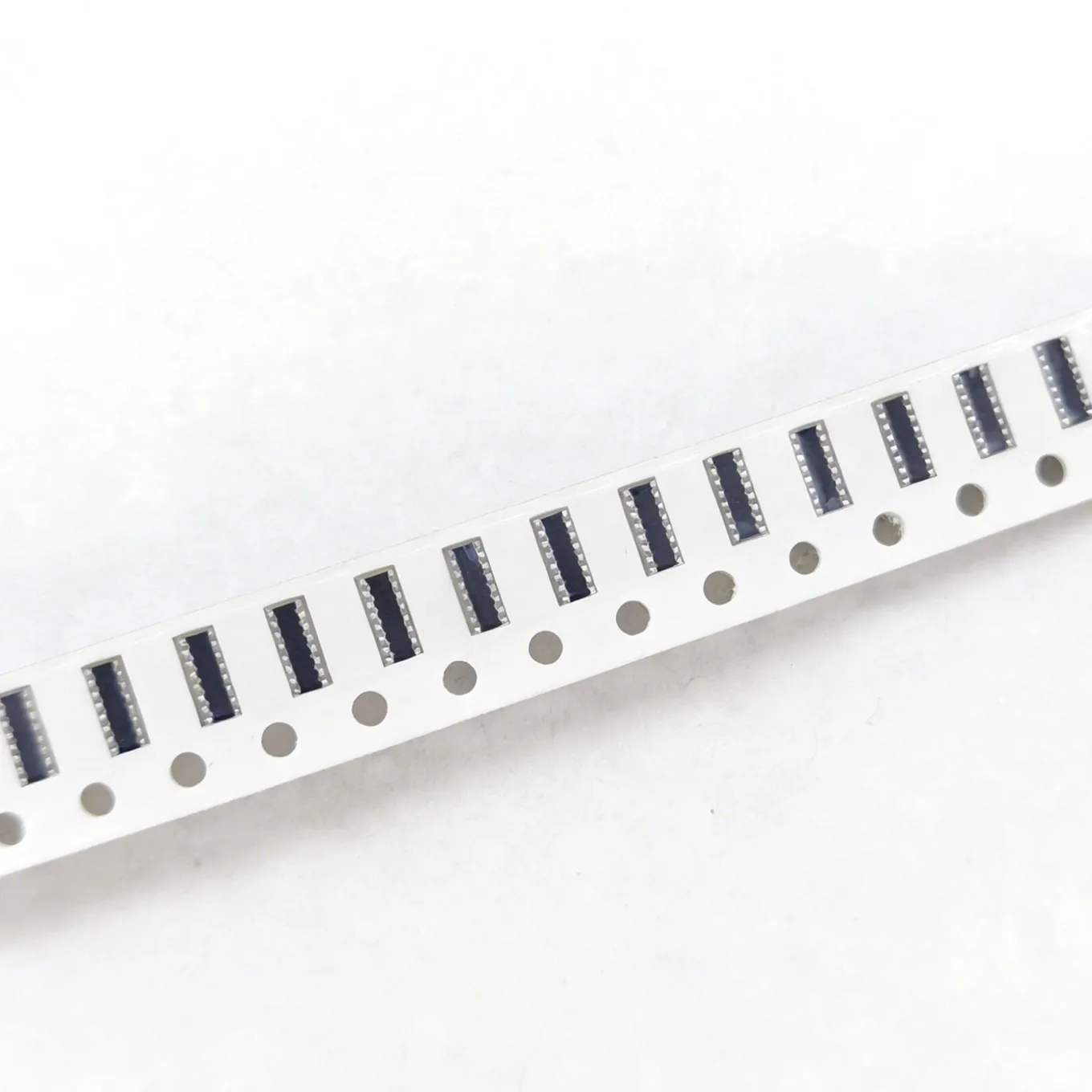 Original new 100% SMD exclusion MNR18E0APJ330 16P8R 0402*8 33R (Inductor)