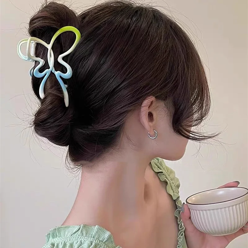 2024New Fashion Colorful Drop Oil Butterfly Hollow Design Hair Claw Clip donna Cute Back Of Head Shark Clip accessori per capelli Gif