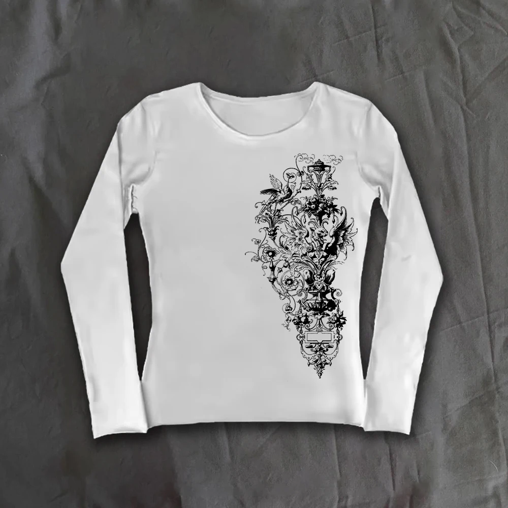 ปีกกราฟิกพิมพ์เสื้อยืดสีดําผู้หญิงฤดูใบไม้ร่วงเสื้อผ้าY2K Cyber Grunge Pullovers Tees 00S Retro Aesthetic Cottage Crop Tops