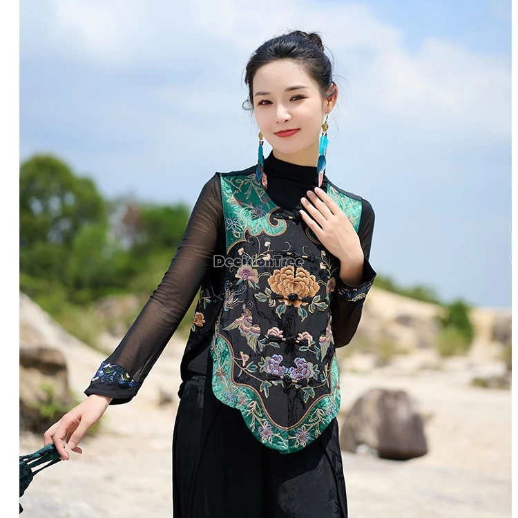 

2025 new chinese style embroidered ethnic retro v-neck cheongsam button sleeveless waistcoat wome retro loose tang suit vest t1