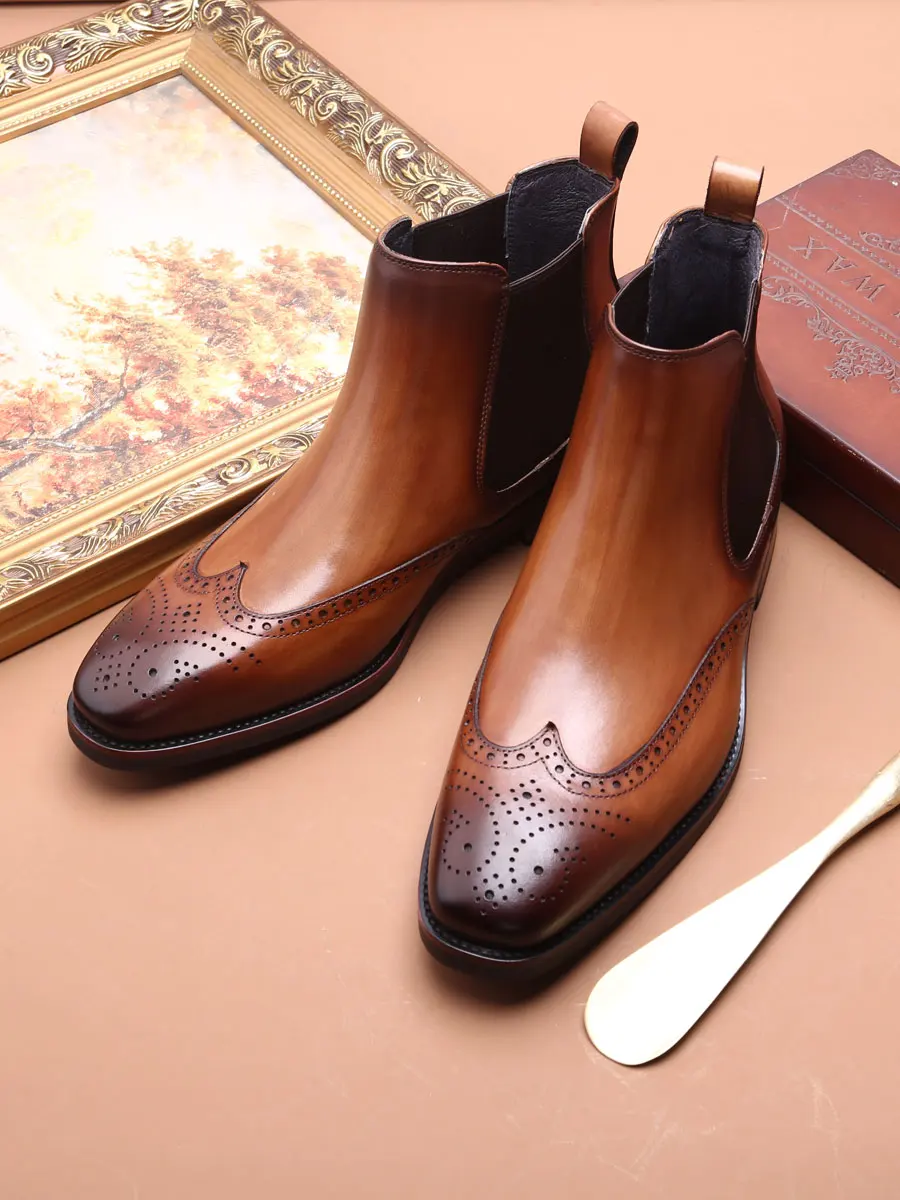 

Retro Briti Pointed Toe Bue Carved Leather Boots Men's Chelsea Boots High Top Busin Formal oes Wear Resistant Rubbe...