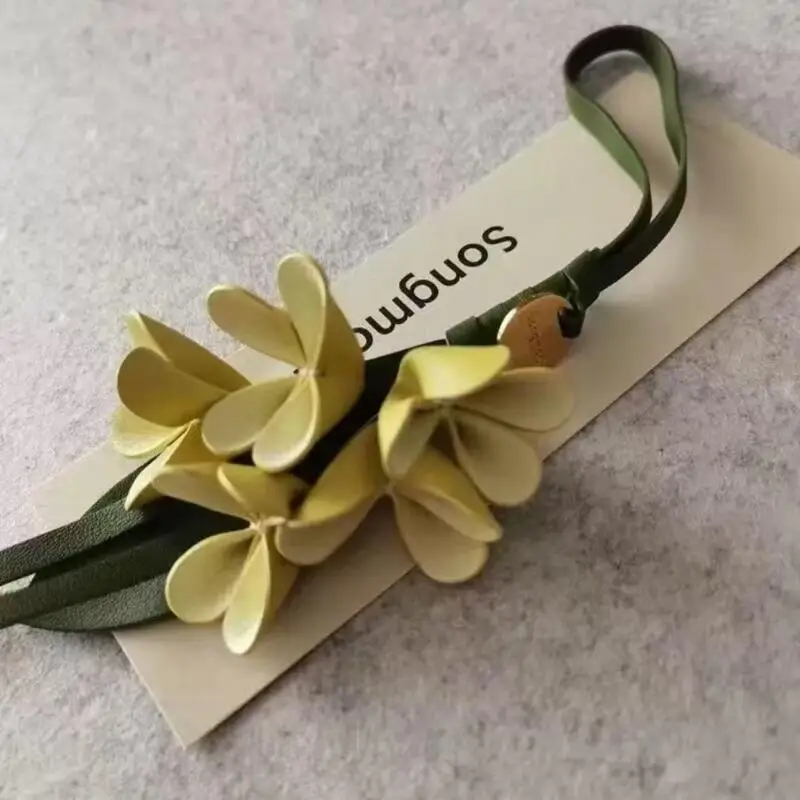 Songmont أوسمانثوس زهرة حقيبة سحر الجلود اليدوية 2025 جديد الزيتون الأخضر شاحب الذهب الأصفر لوحة معدنية النمط الصيني ديكور