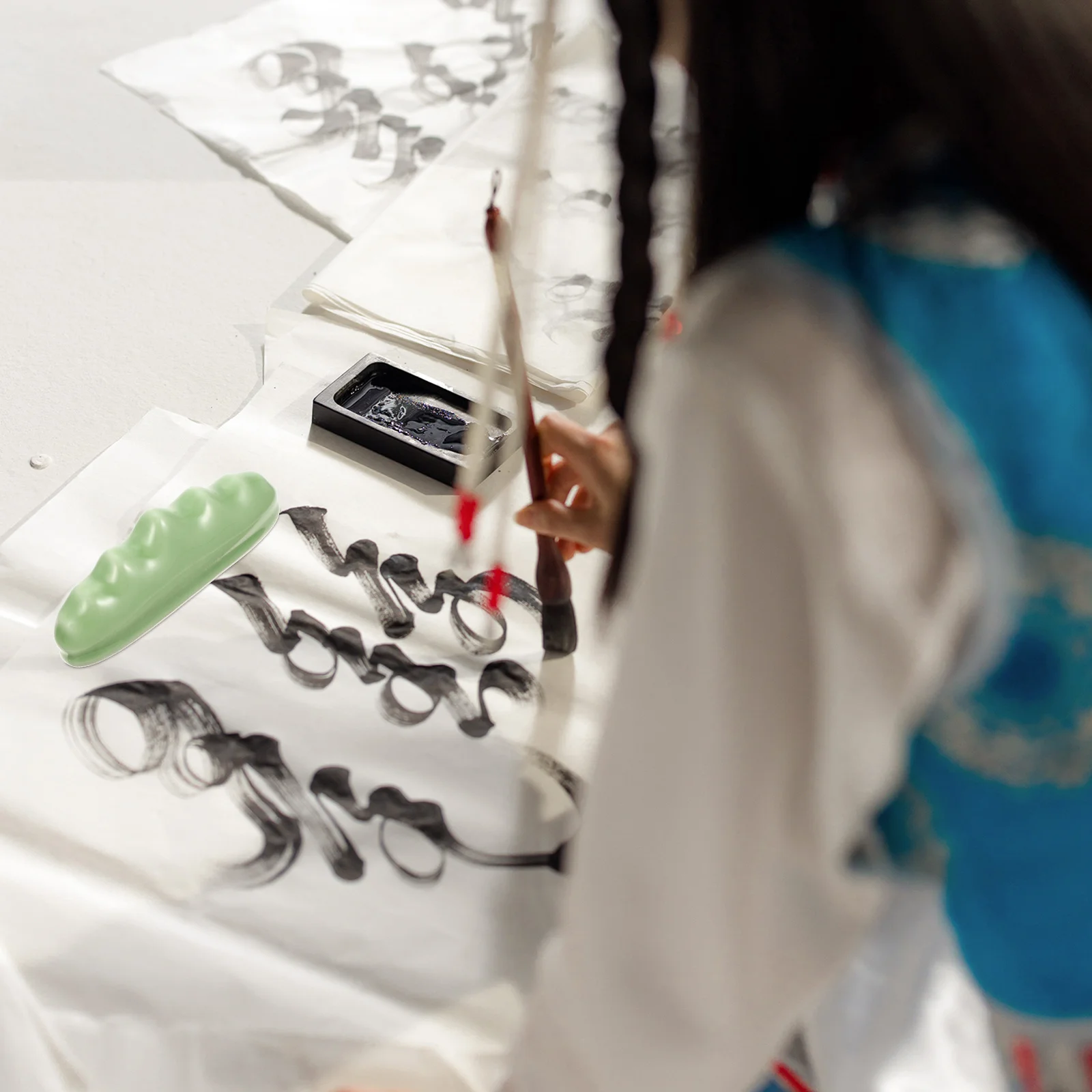 

Premium Ceramic Brush Pen Holder Mountain Style Stand for Calligraphy Painting Writing Desk Decoration Office Home Use