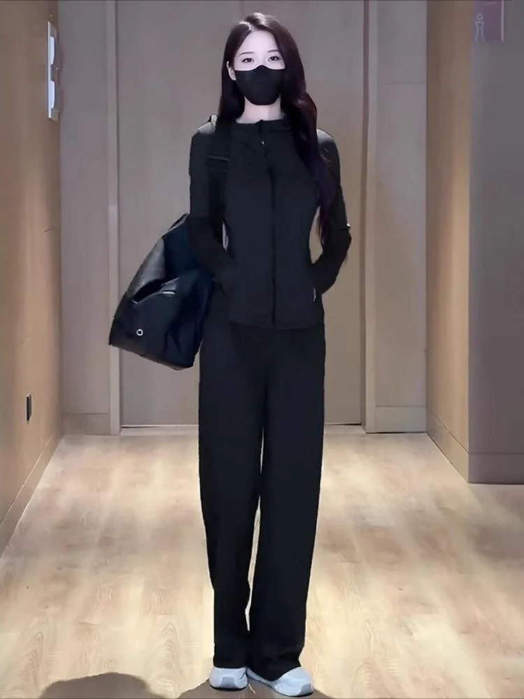 

Повседневный спортивный комплект Bla для женщин: весенний, для бега и фитнеса, из двух частей, быстросохнущий, с защитой от солнца, с длинными рукавами, на молнии, с круглым вырезом.