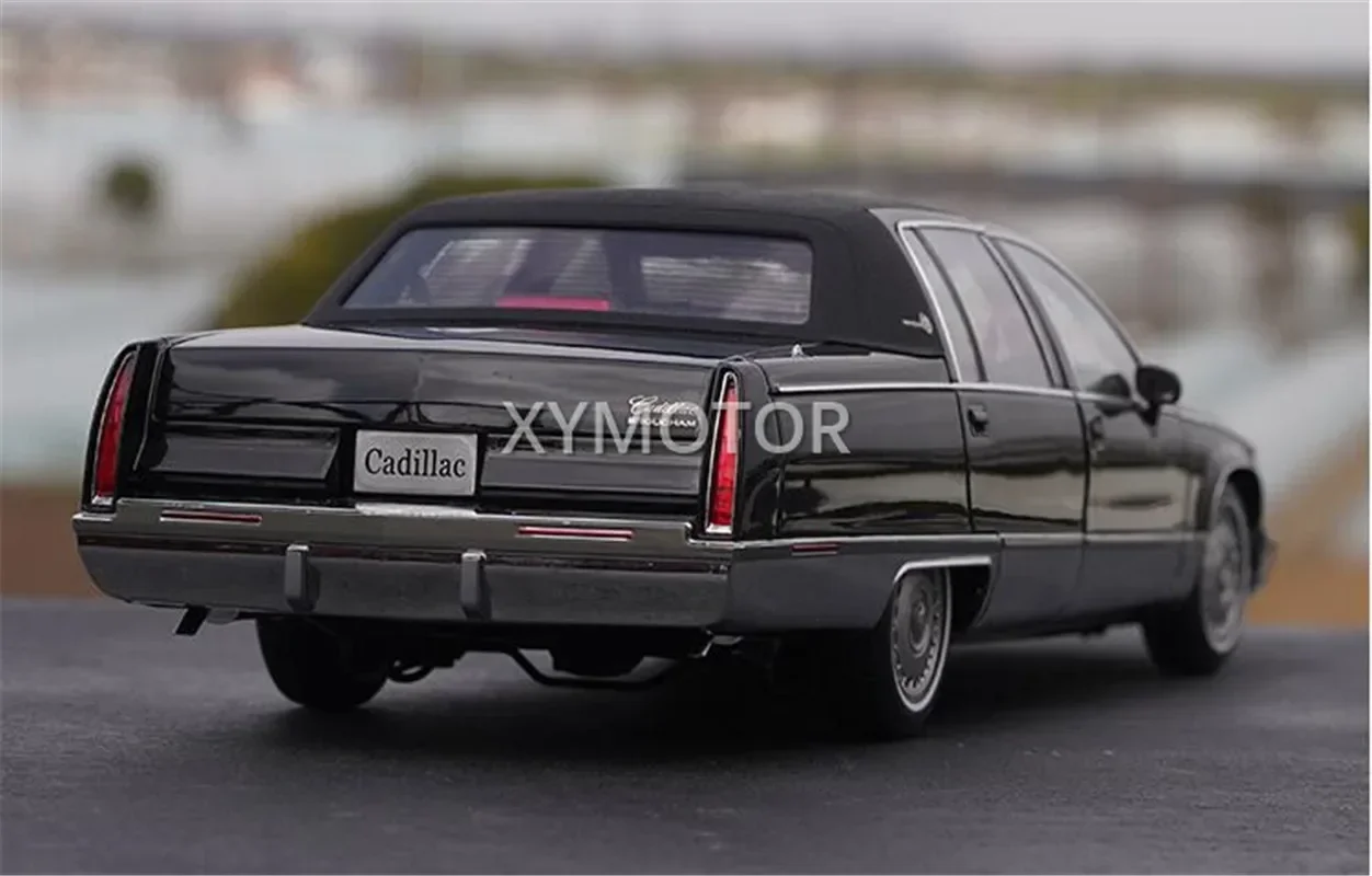 1:18 For Cadillac Fleetwood Diecast CAR MODEL TOYS Boys Girls Collection Ornaments Black Metal,Plastic,Rubber