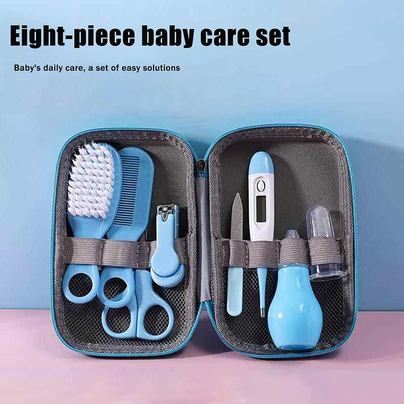 

Набор для ухода за ребенком, 8 предметов: щетка для ногтей, расческа, машинка для стрижки, зубная щетка и другие необходимые принадлежности для малышей.