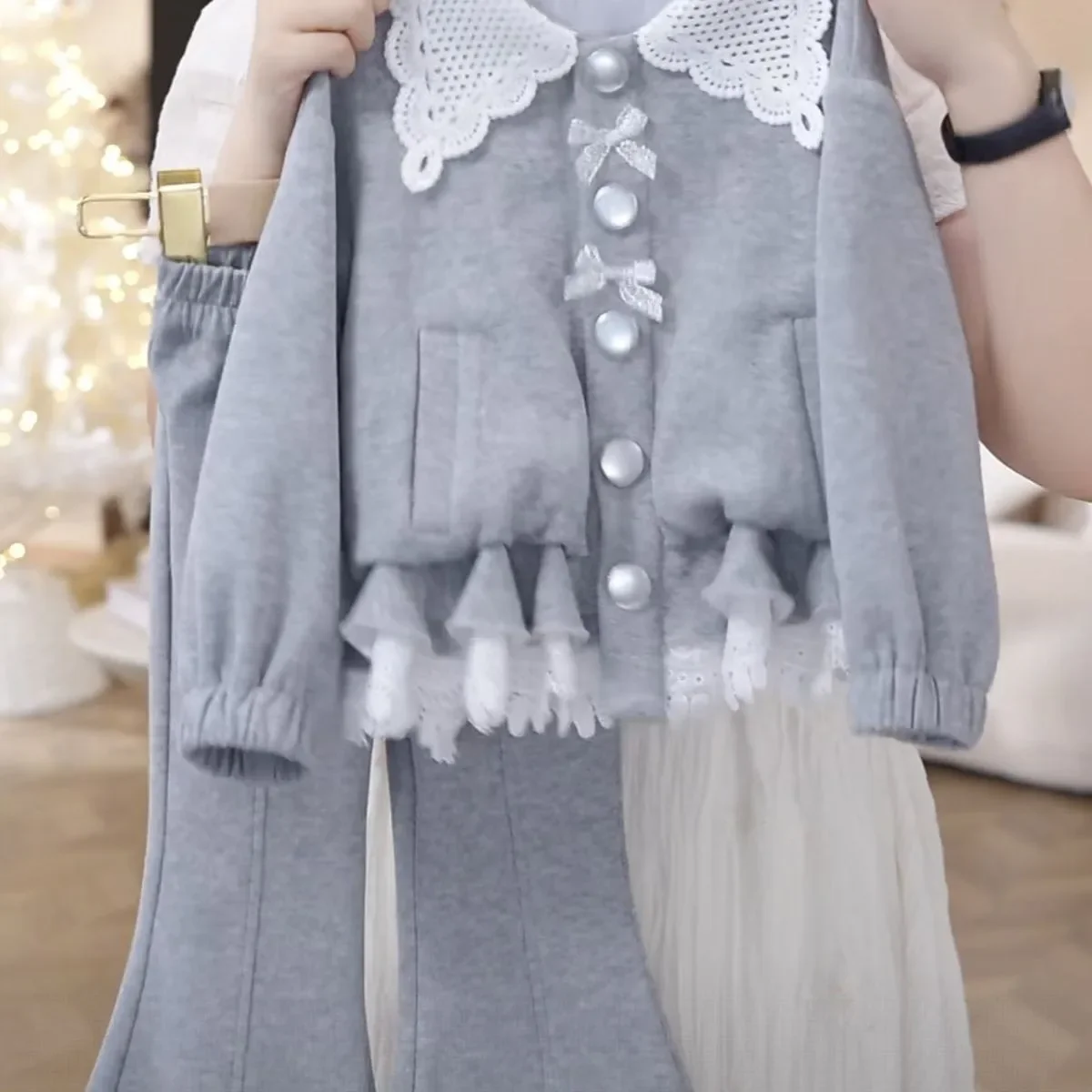 

Girls' Spring and Autumn Set Fashion 2026 New Style Children's Casual Cardigan Sweatshirt+flared Pants Two-piece Set