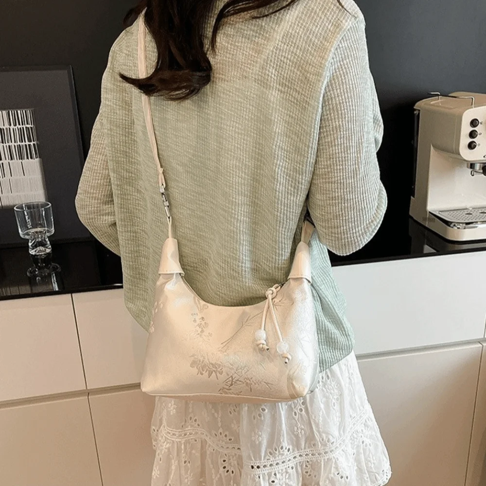 Casual Zipper Closure Embroidered Handbag Pearl Pendant Small Crossbody Handbag Fine Embroidery Shoulder Bag Women