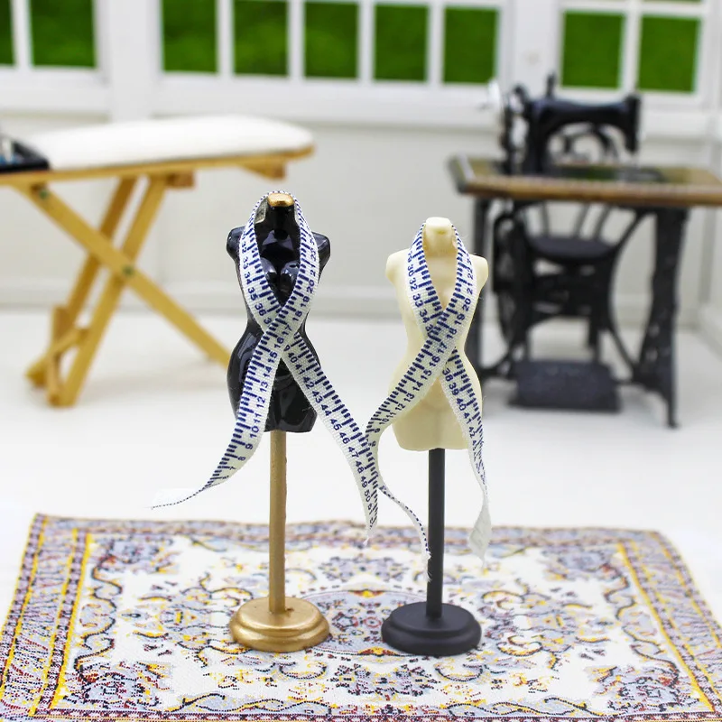 1:12 إكسسوارات بيت الدمى قطع تصميم نماذج الملابس ألعاب مصغرة متجر الملابس المشهد بيت الدمية التصوير الدعائم