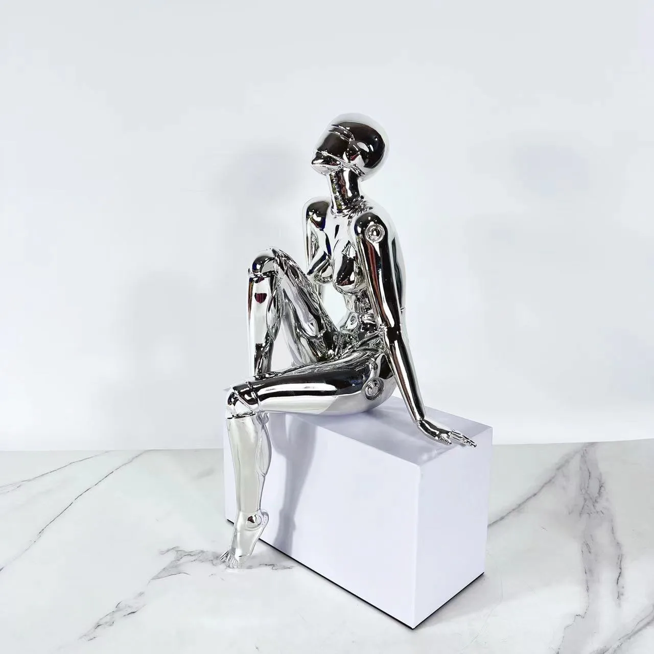 Electroplating machinery goddess sitting posture decoration simple modern abstract figure sculpture living room soft decoration