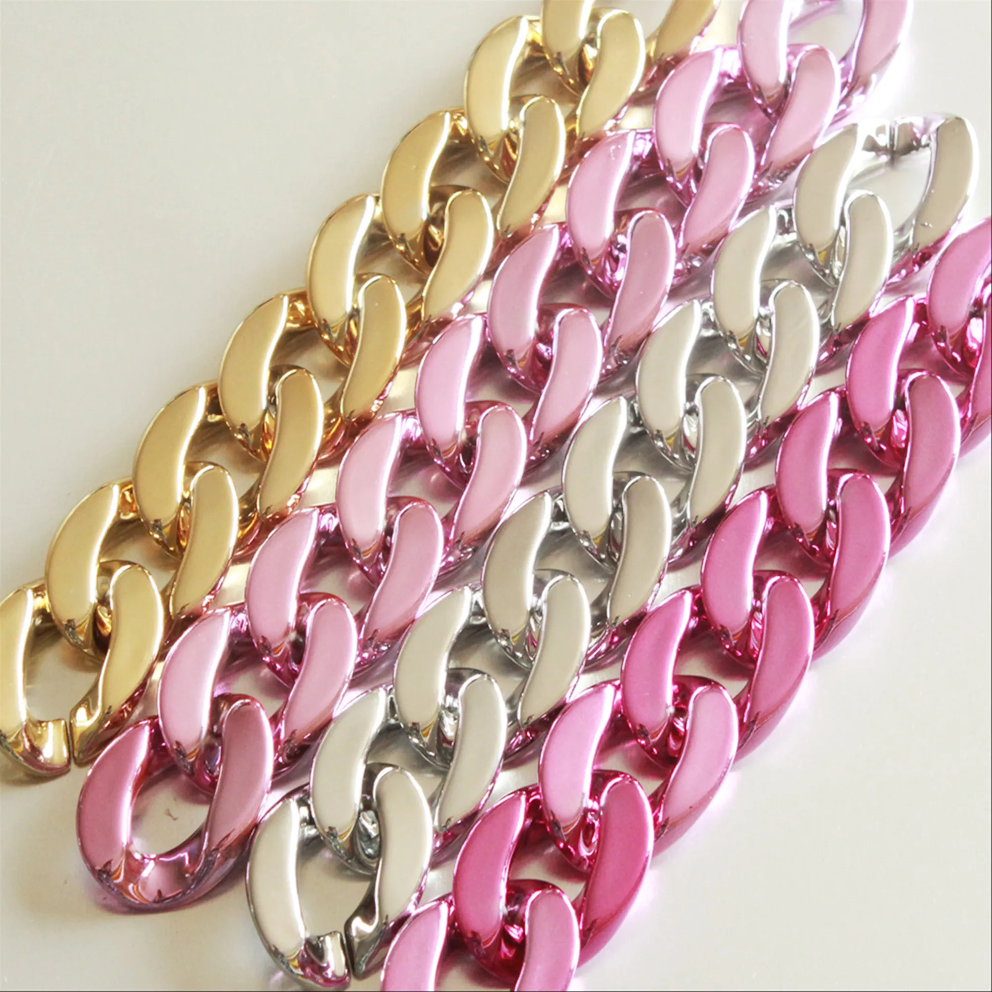 40pcs Metallic Color Acrylic Curb Chain Links, Plastic Curb Chain Links, Open Link , Size 28mmx20mm