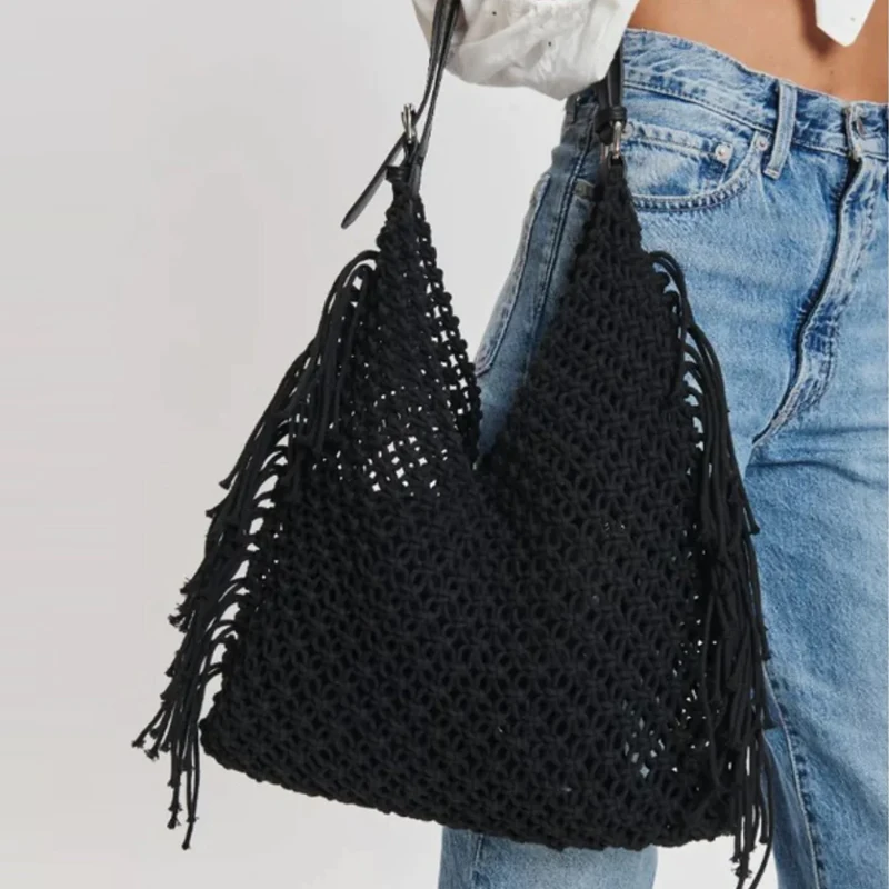 Hollow Out Hobos Bags For Women Luxury Designer Handbag Purse 2023 New To Weave Large Capacity Tassel Shoulder Straw Beach Bag