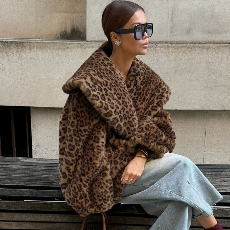 TARUXY Fashion Leopard Print Fuzzy Coat Women's Collared Long-Sleeved Loose-Fitting Warm Hottie High Street Jacket Winter Female
