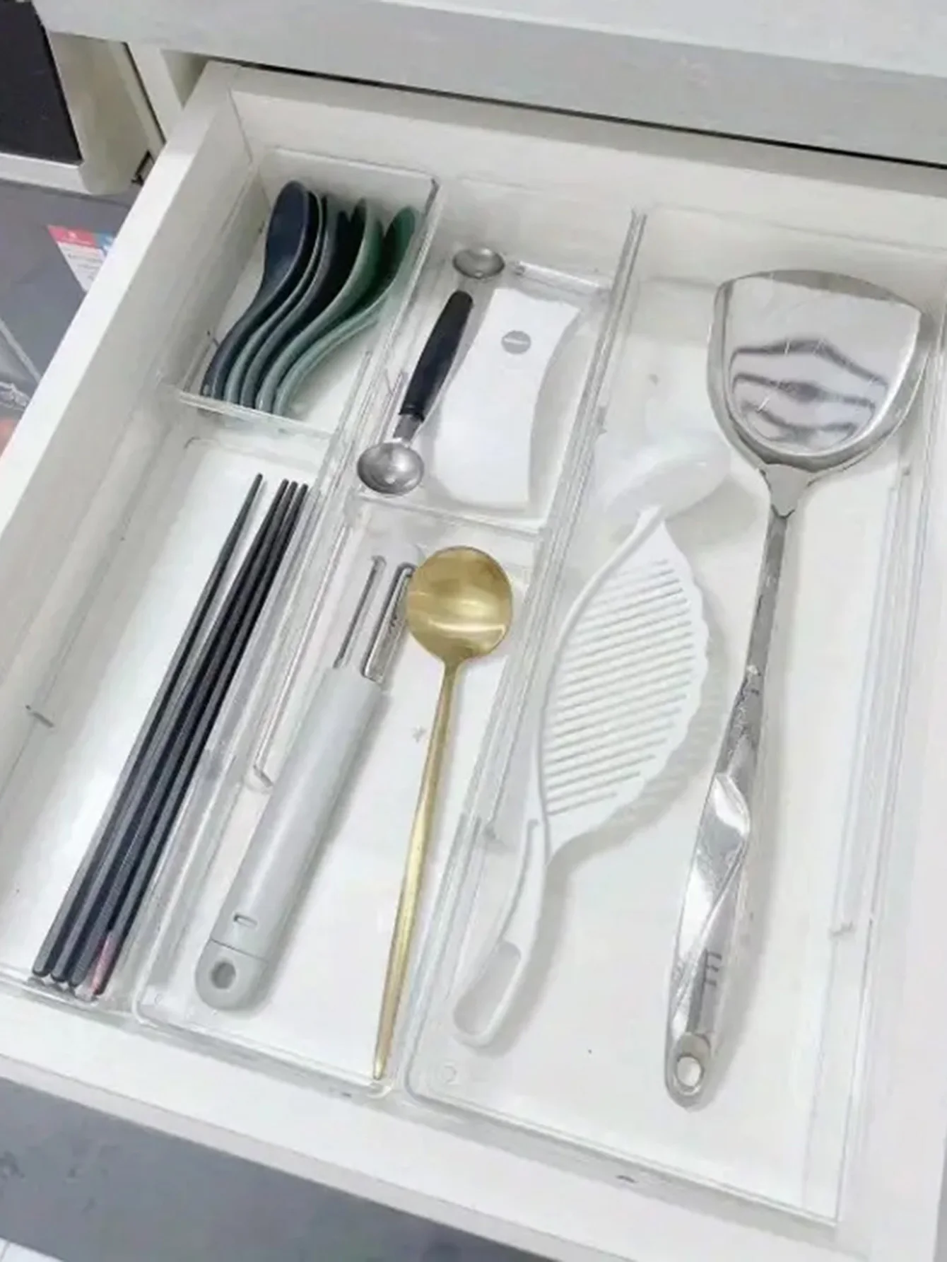 مجموعة صناديق تخزين للأدراج مكونة من 44 قطعة، ومجموعة تخزين بأدراج بلاستيكية شفافة متعددة الوظائف، وصندوق تخزين مقسم للأدراج والتخزين