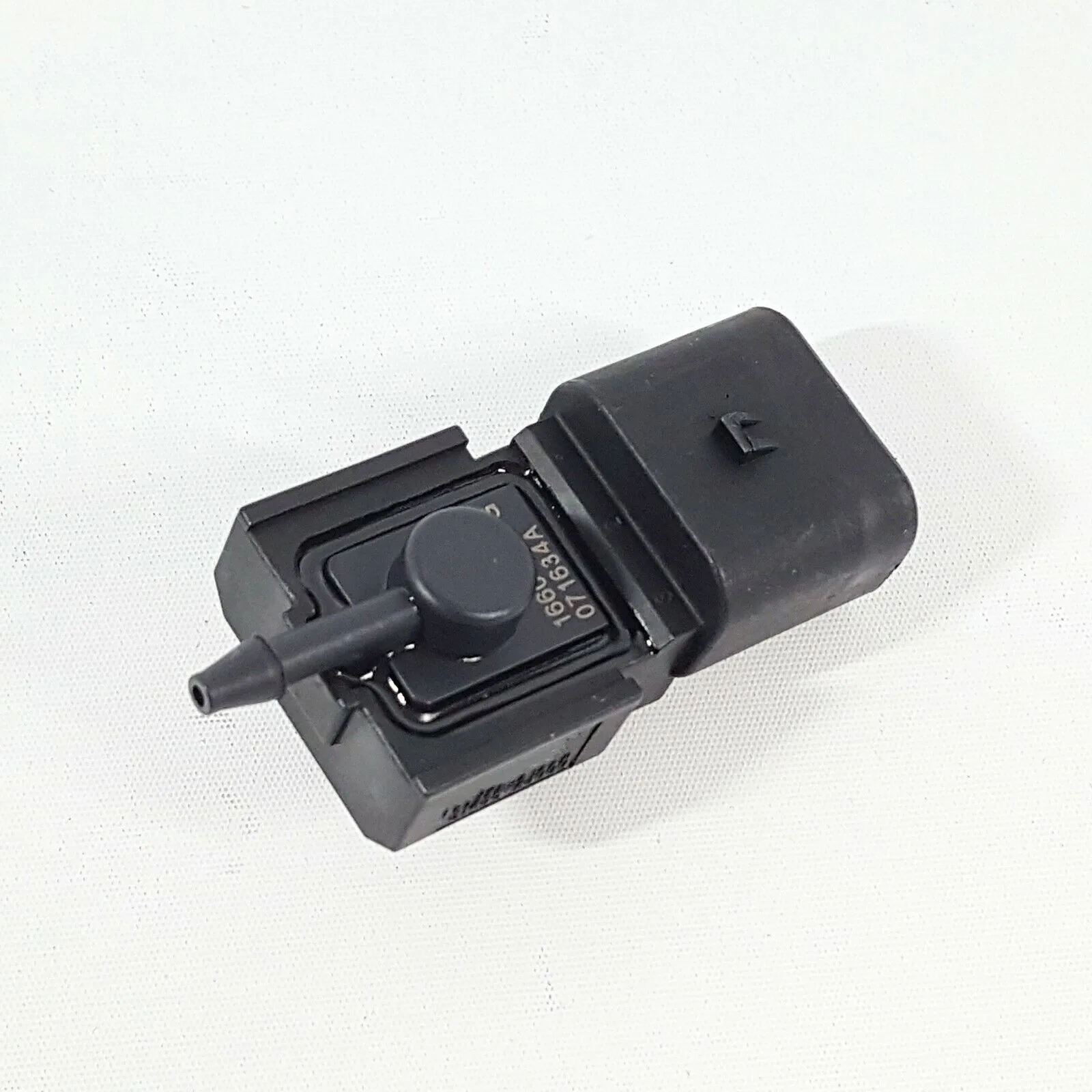 

Genuine 314352J000 Fuel Tank Pressure Sensor For Hyundai Kia Cars 2016+