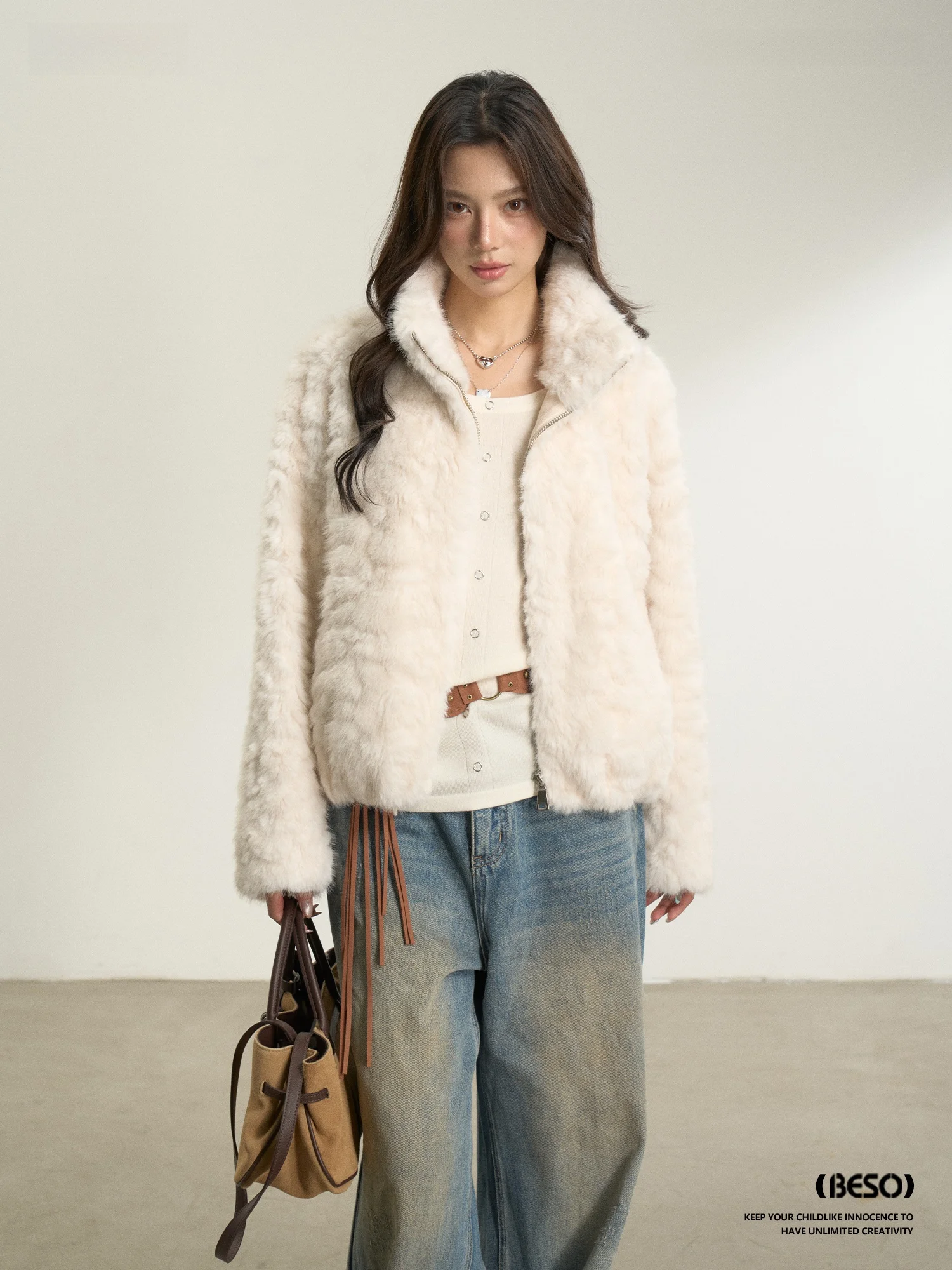 

Оригинальная женская шуба BESOBER с воротником-стойкой, фактурная, теплая, повседневная, с длинными рукавами, укороченная, на молнии