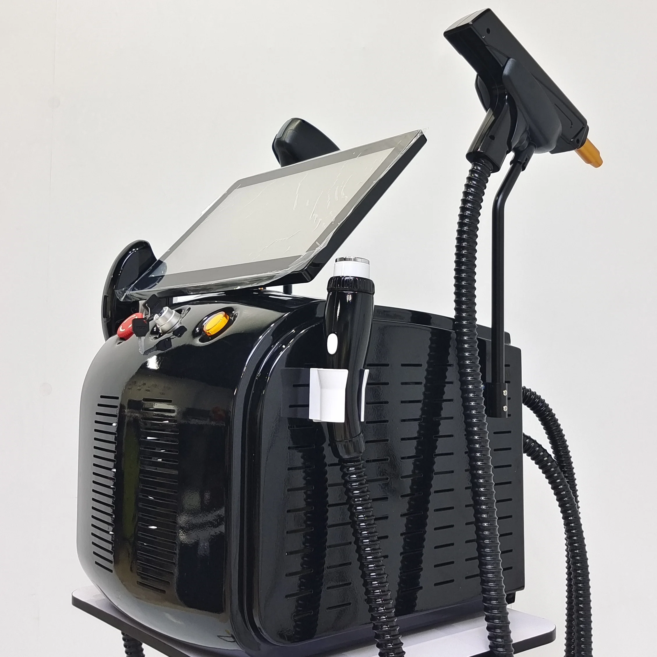 Diodo RF 4in1 Soprano Titanio Ghiaccio Platino 755 808 940 1064nm Laser a 4 onde ND: Macchina YAG Macchina per la depilazione indolore 2025