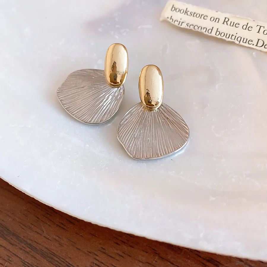 Silver Color Fan Shaped Dangle Earrings for Women Textured Striped Seashell Drop Earrings Simple Daily Beach Holiday Jewelry K