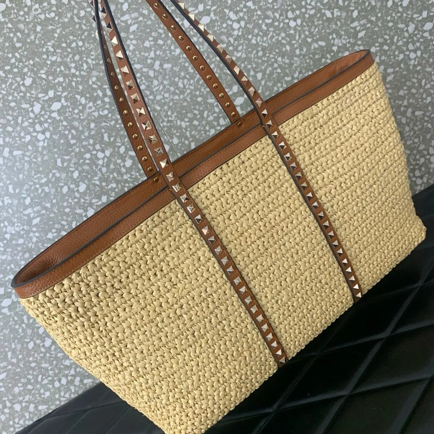 2026 Large Straw Handwoven Tote Bag for Women Beach Vacation Shoulder Bag with Leather Handle And Zipper Inner Pocket Casual Tra