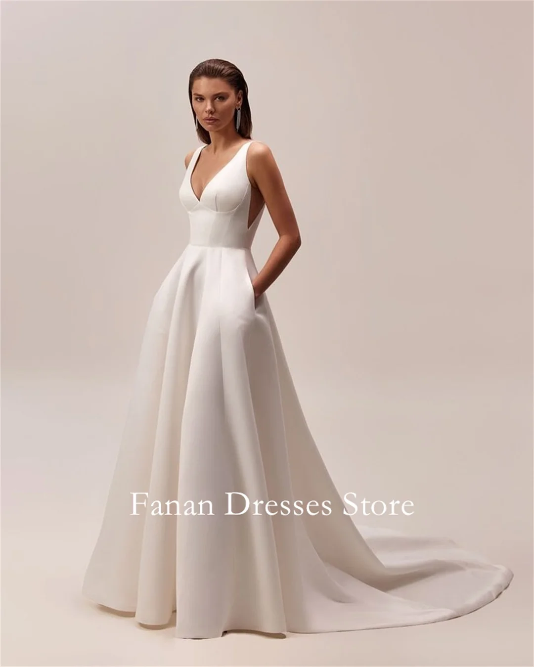 

Fanan Deep V-Neck Ivory A-Line Wedding Dress Sleeveless Customized Satin Simple Floor Length Bridal Party Gown Vestidos De Novia