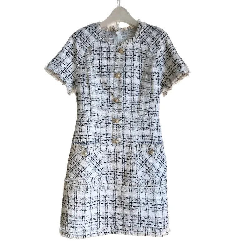 

Short sleeved plaid women's woven dress 2025 new spring and autumn style small fragrant wind bag buttocks skirt