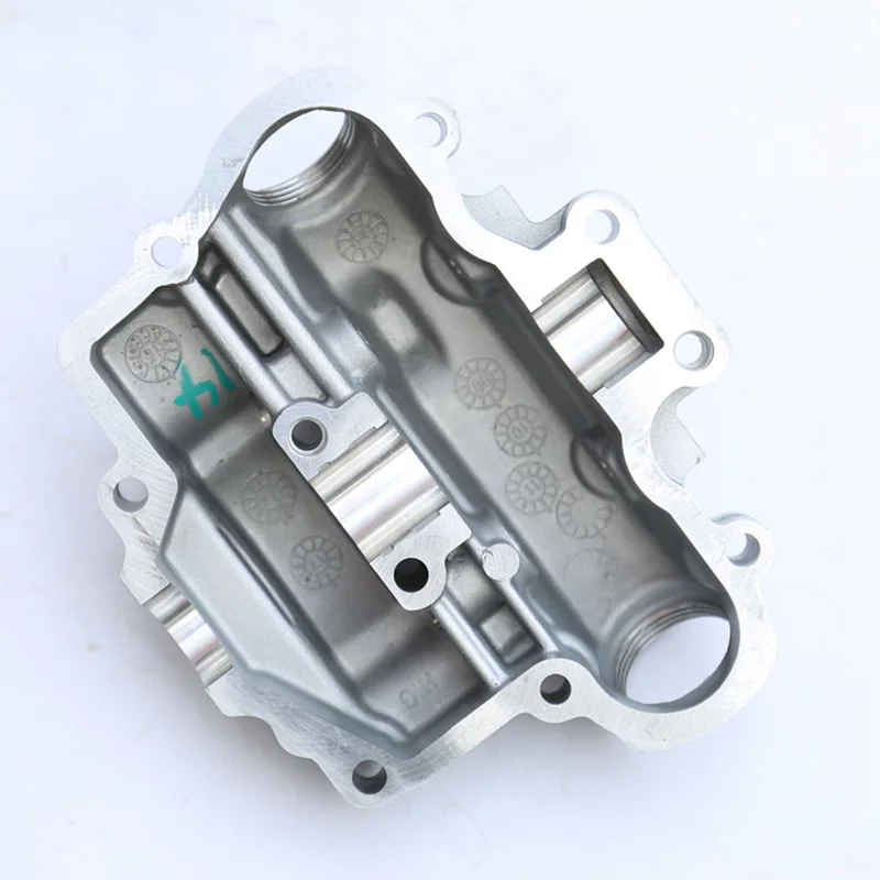 Motorcycle Engine Cylinder Head Cover for SUZUKI GZ150-A EN150