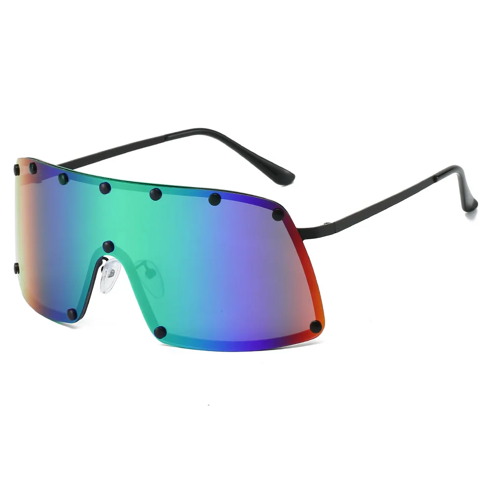 نظارات شمسية كلاسيكية كبيرة الحجم للنساء والرجال قطعة واحدة بمسامير Steampunk ظلال شمسية مضادة للرياح