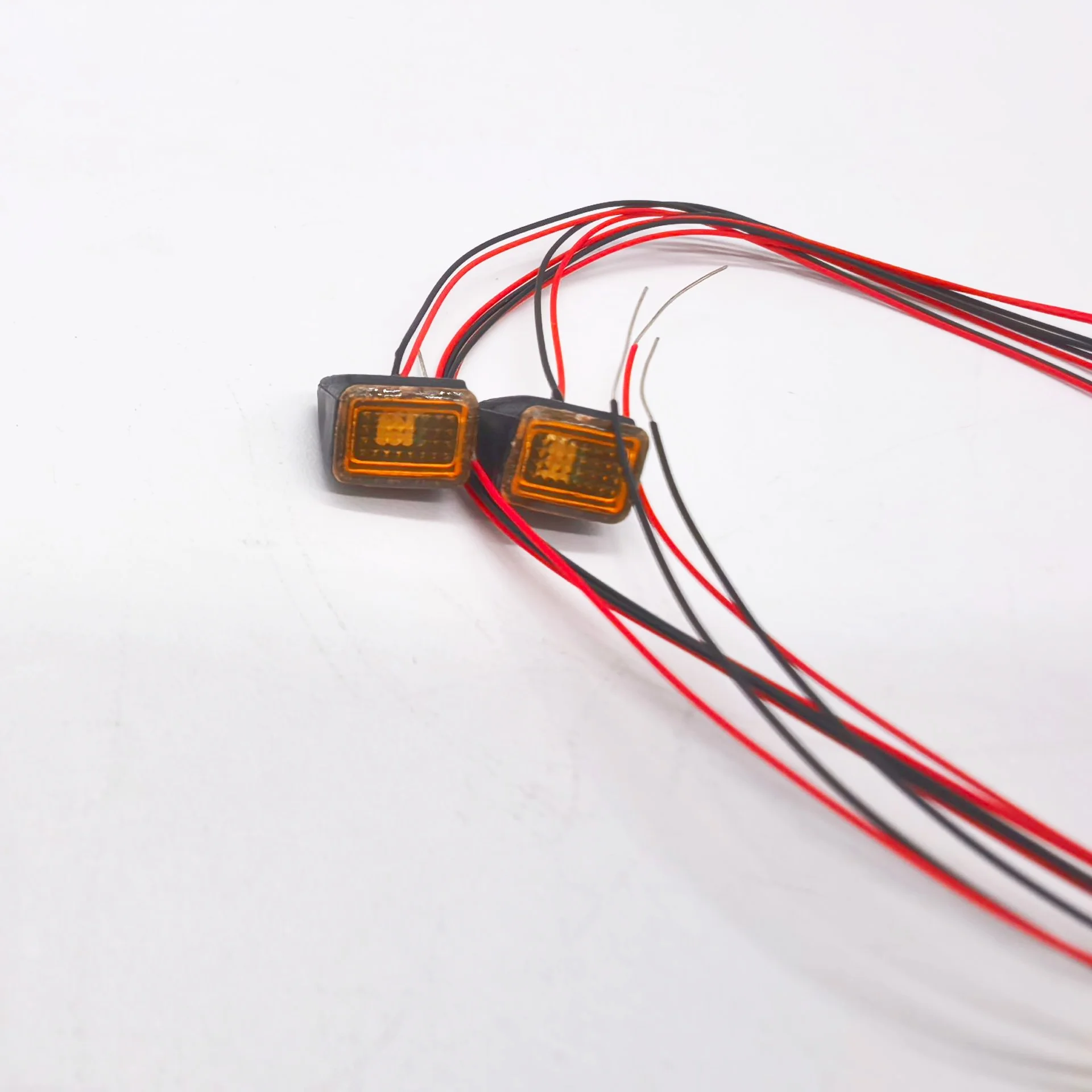 RC 1/14 2 pcs LED Position Light Cab Side Lamp for Tamiya Hydraulic Excavator Loader Dump Truck for VOLVO Tipper DIY Parts