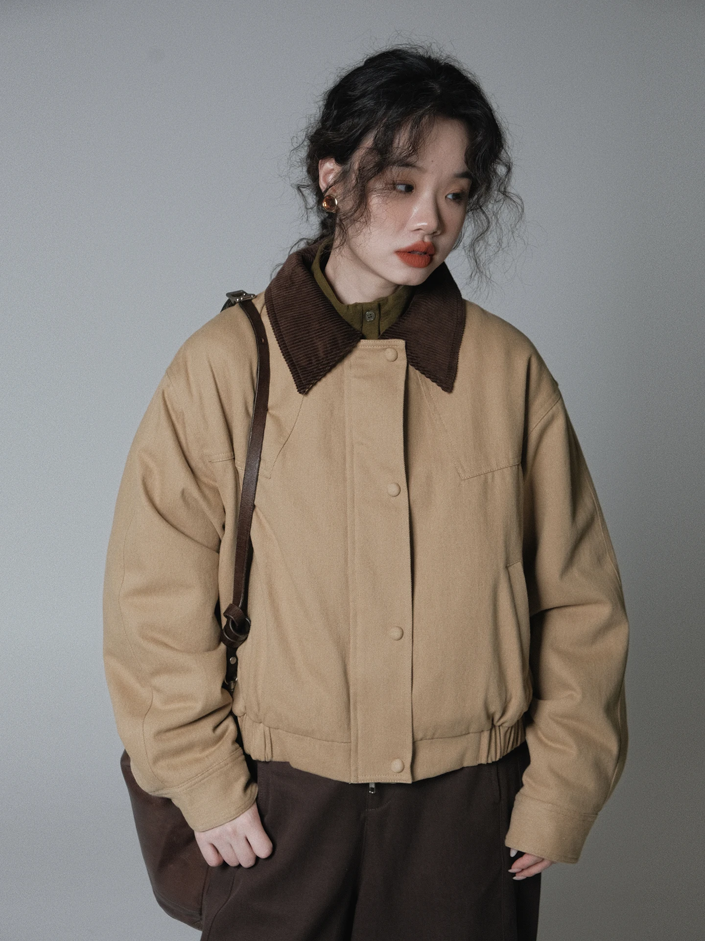

Ivy Yang Barn Style Color Block Lamb Fur Lined Zipper Jacket Winter Workwear Design Short Outerwear for Women Long Sleeve
