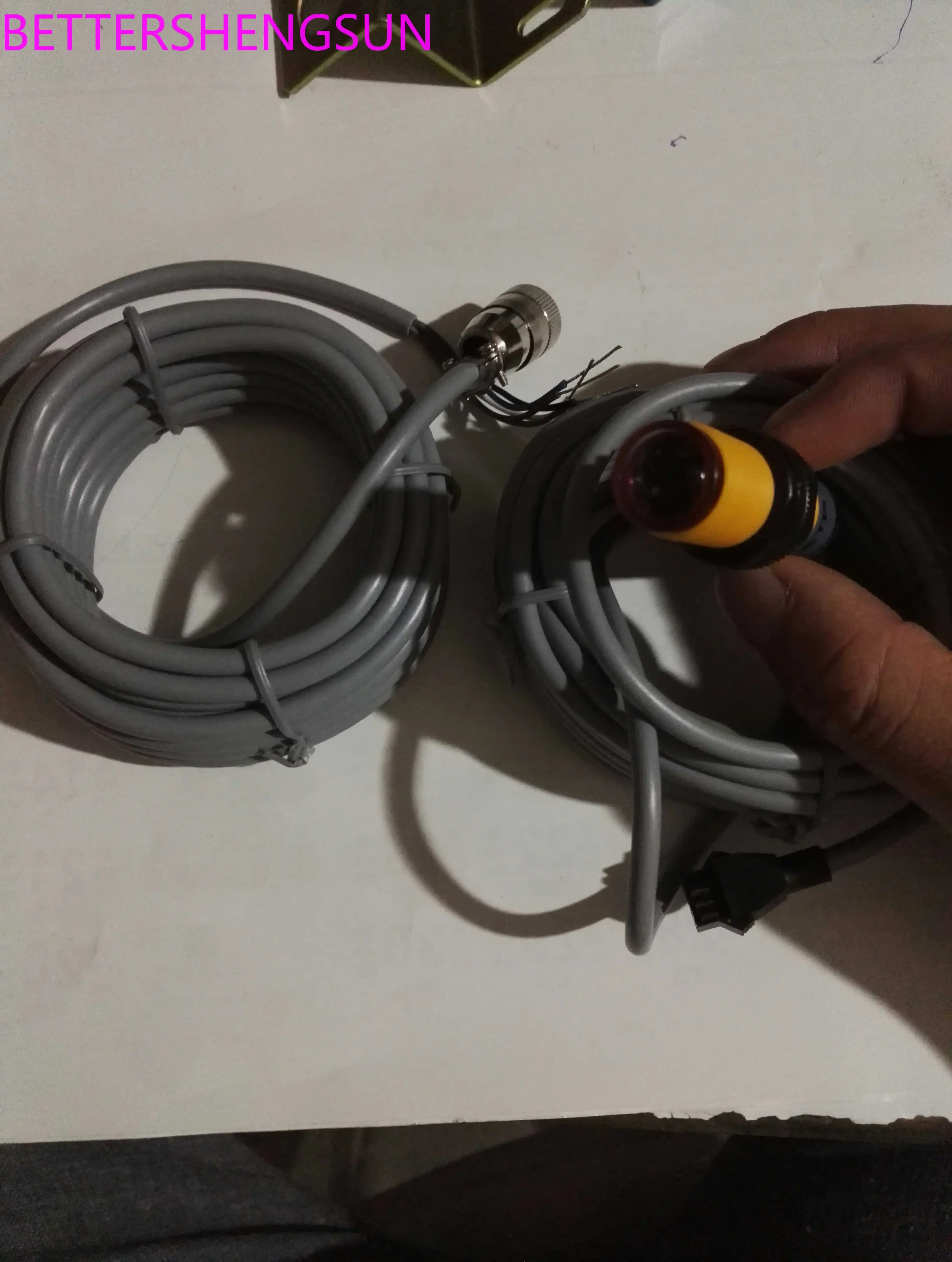 YT523B-1 ชนิดโฟโตอิเล็กทริคชนิดดอกไม้ใสแบบลําแสงสามารถหมุนด้วยผ้าฝ้ายสีได้