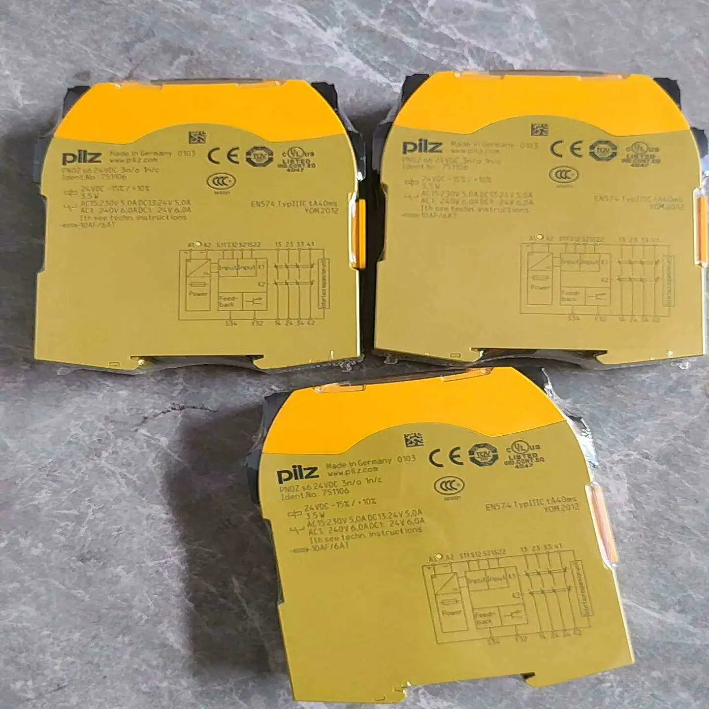 Pilz S6751106 safety relay, imported from Germany