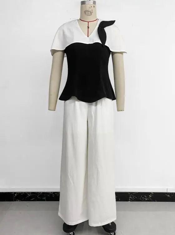 قطعتين مجموعة النساء الزي 2026 ربيع جديد أنيق أبيض وأسود التباين جولة الرقبة تي شيرتات قصيرة الاكمام و سراويل تقليدية مجموعة