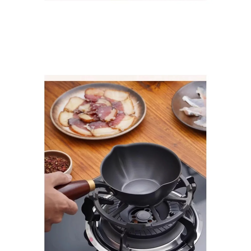 مقبض خشبي صغير على شكل قلب من الحديد الزهر لقلي الزيت والتوابل حتى توزيع الحرارة وصنبور مقاوم للانسكاب #2