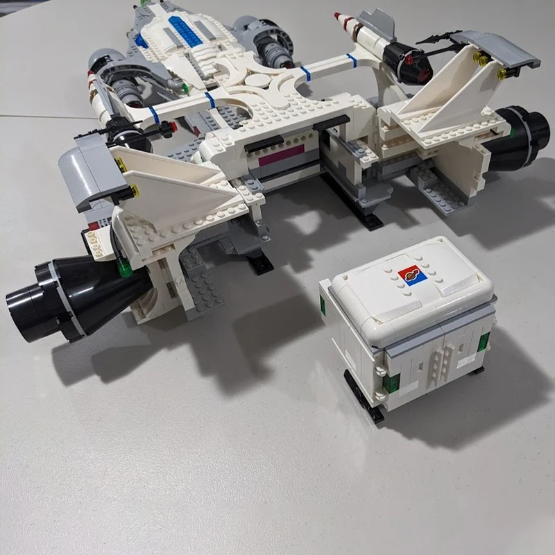 1838 pezzi MOC Flotta Stellare Voyager Deluxe - Neo Classic Space Building Blocks Regalo di Natale Coordinazione occhio-mano sussidi didattici