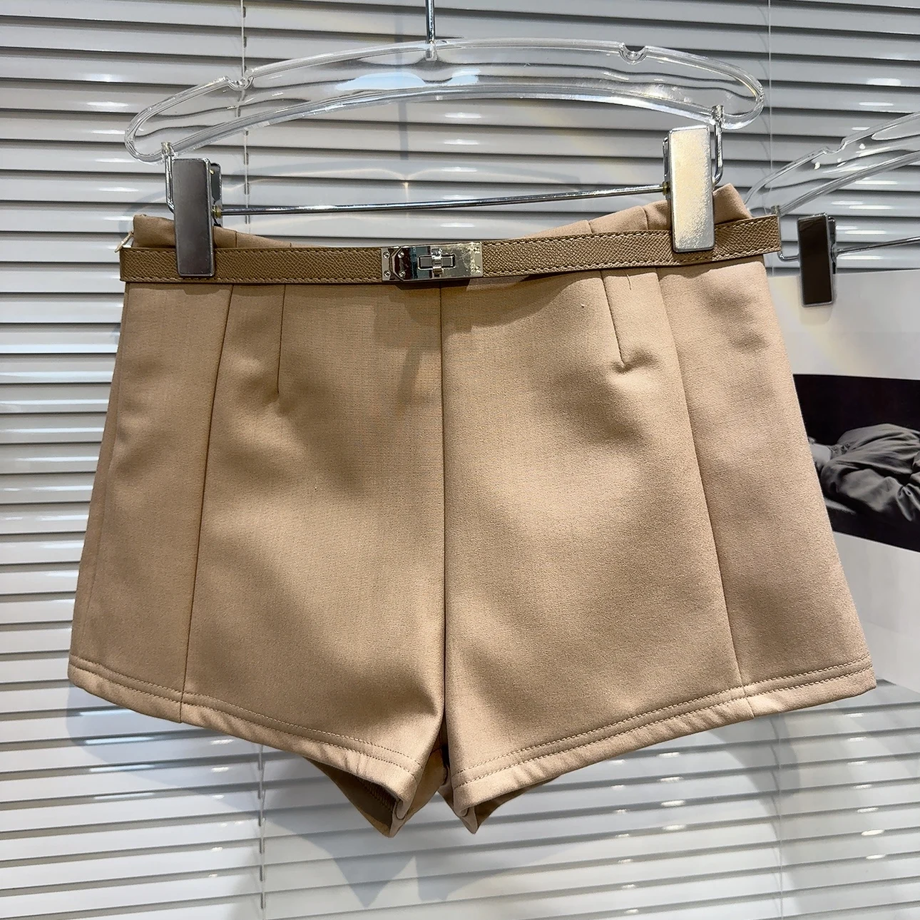 العصرية لون نقي معدن أزرق سليم مربوط حزام خصر تي شيرت ربع طول دعوى orts Ele Sle سراويل تقليدية نسائية #4