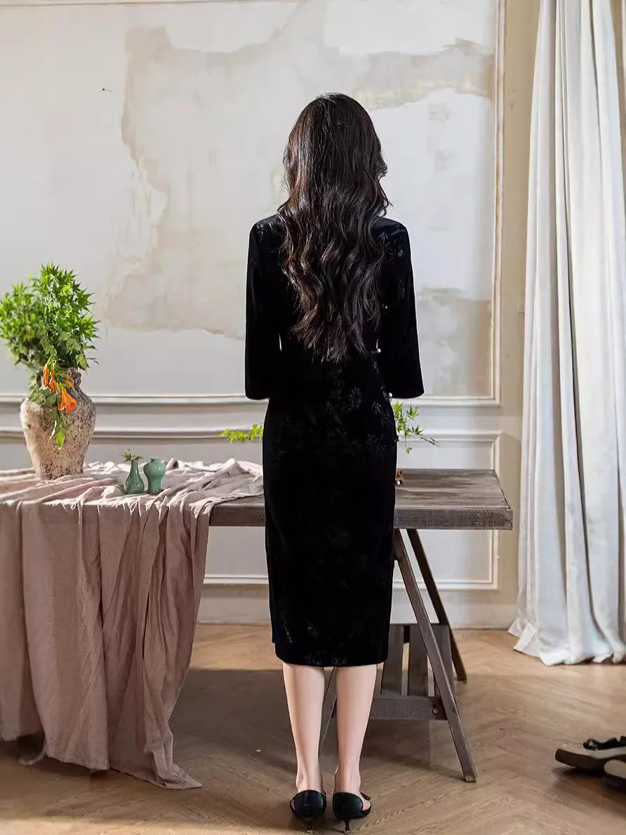Black Velvet Qipao Women\'s New Autumn And Winter Improved Chinese Style Daily Wearable Elegant Dress Medium And Long Styles